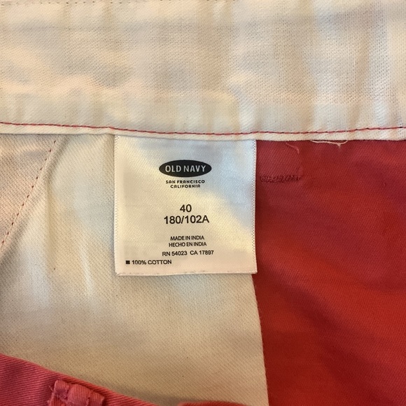 Gently Used Old Navy red flat front shorts Men’s waist size 40 - Picture 6 of 6